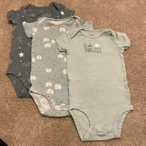 3 pack short sleeved onesies 9M